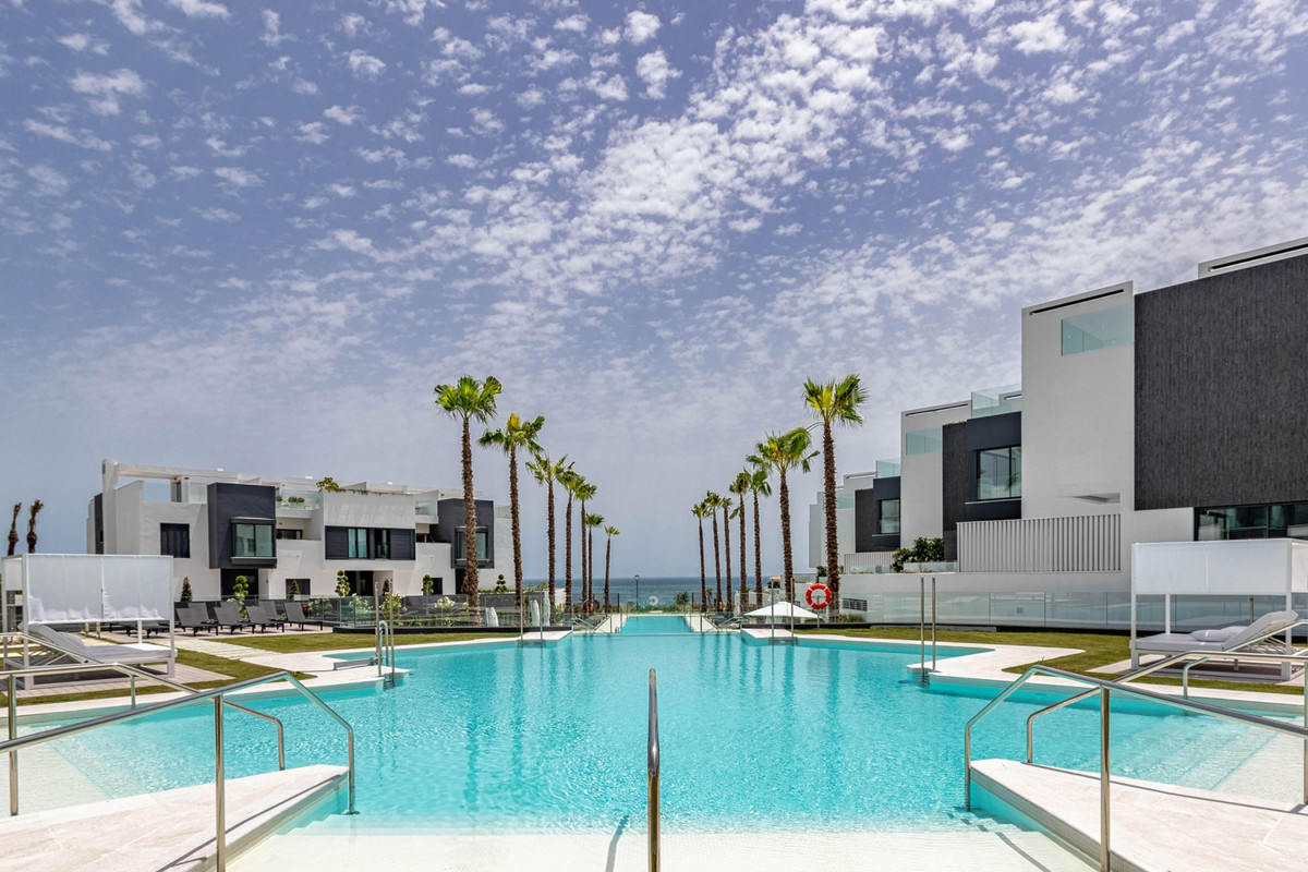 Townhouse-in-Estepona-Ref-R3534511 Townhouse for sale in Estepona