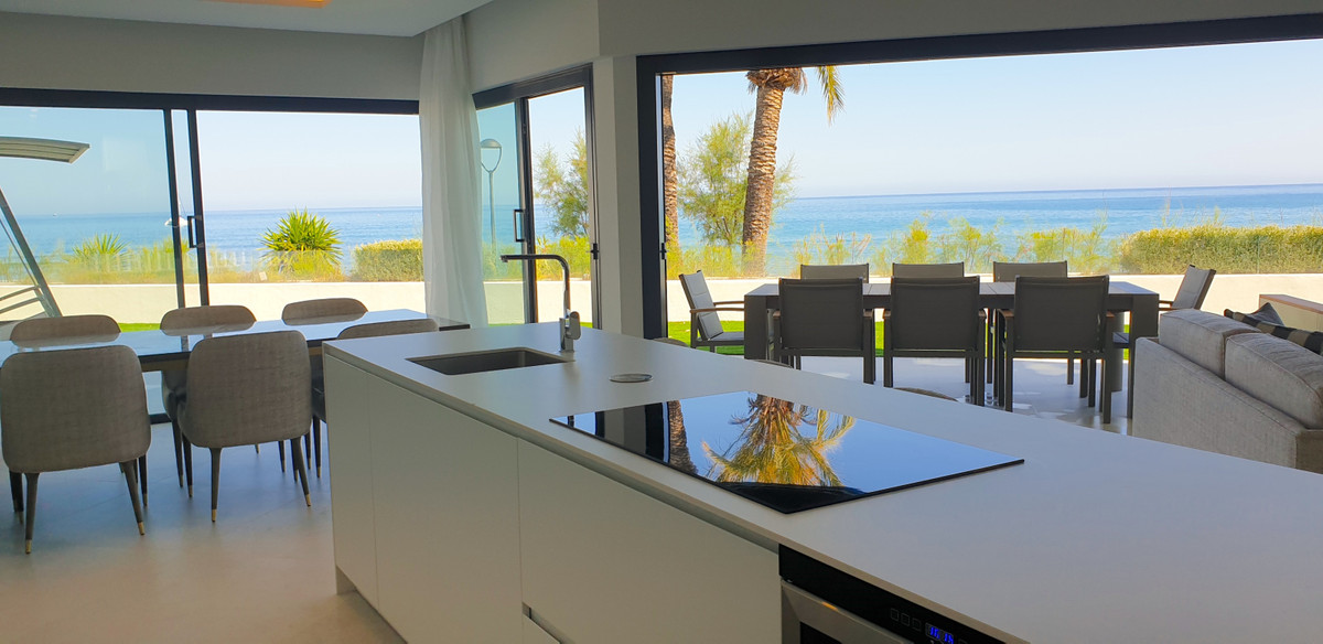 Townhouse for sale in Estepona