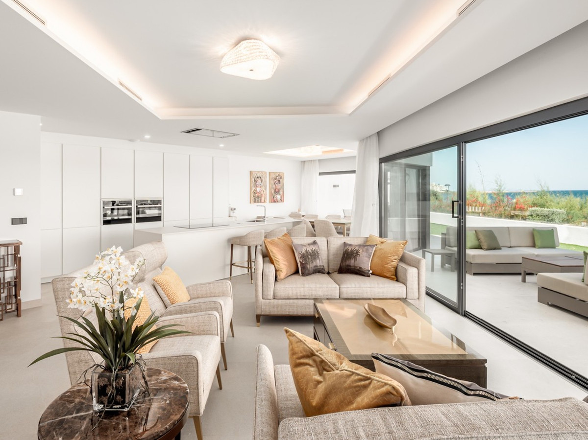 Townhouse for sale in Estepona