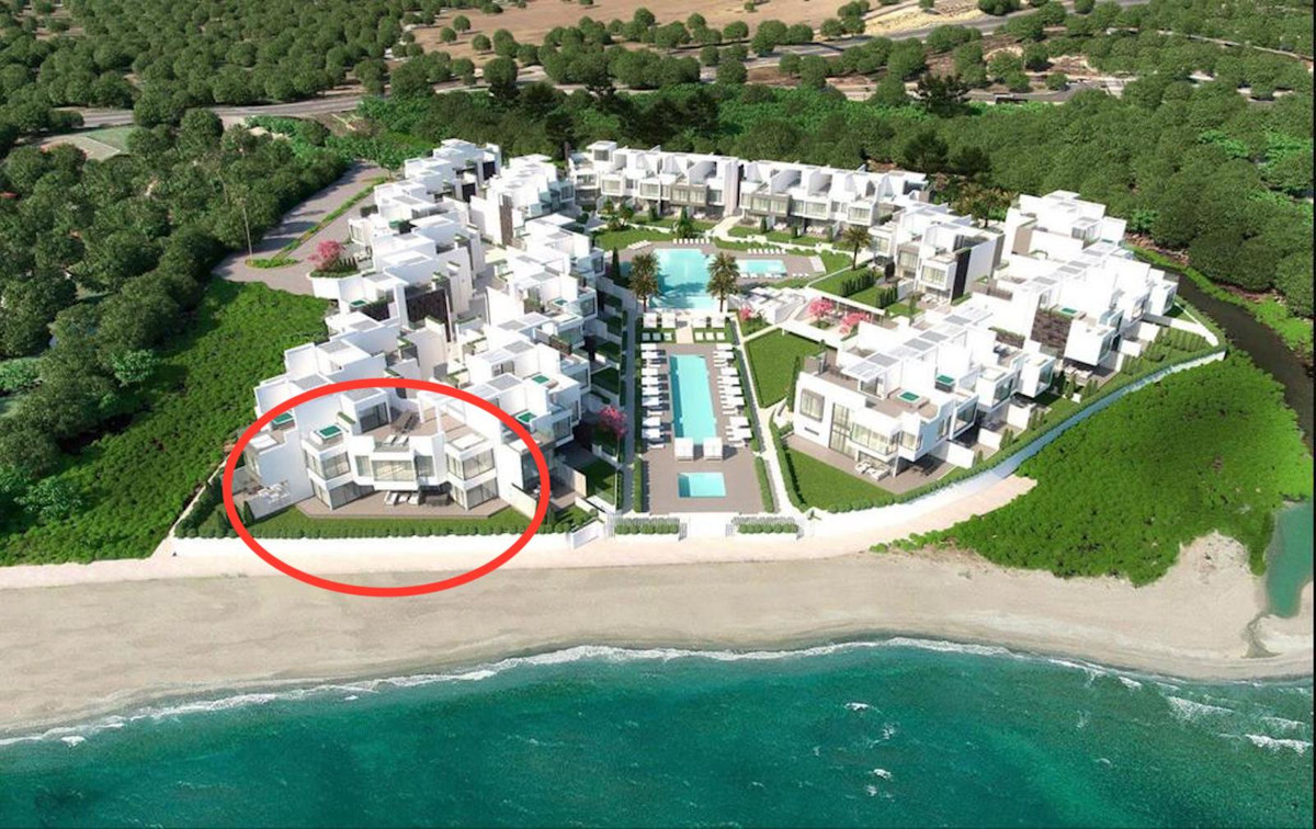 Townhouse for sale in Estepona