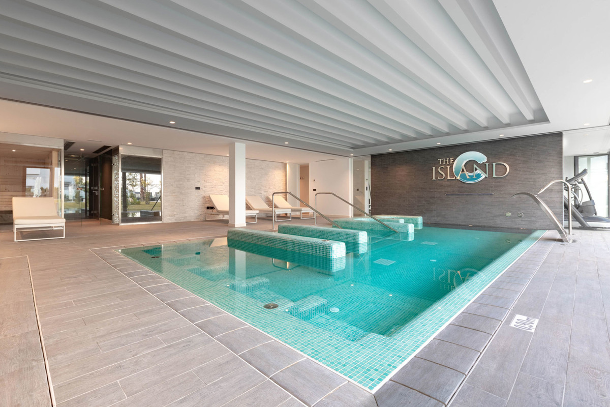Townhouse for sale in Estepona