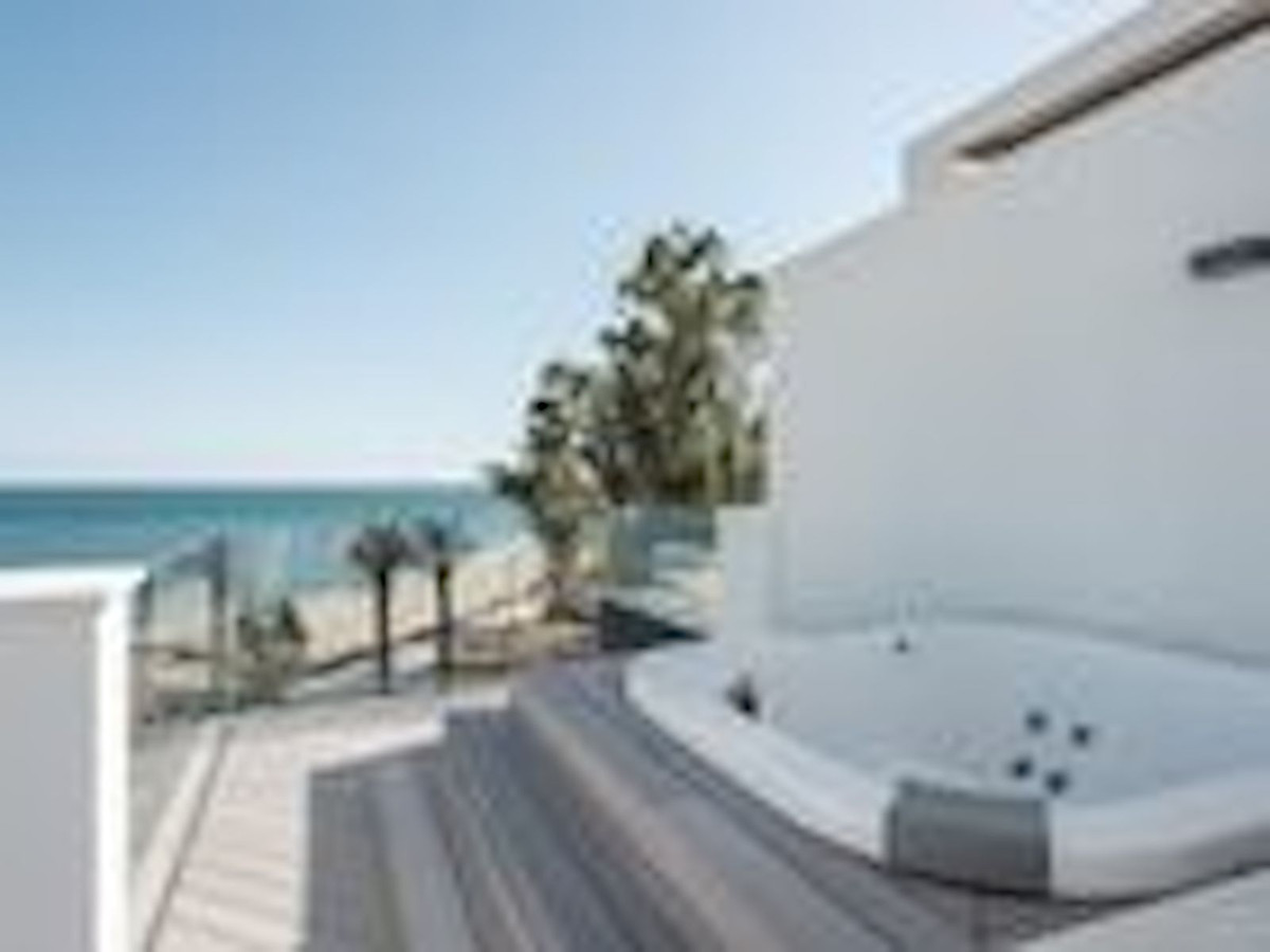 Townhouse for sale in Estepona