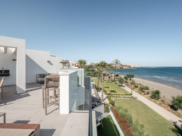 Townhouse for sale in Estepona