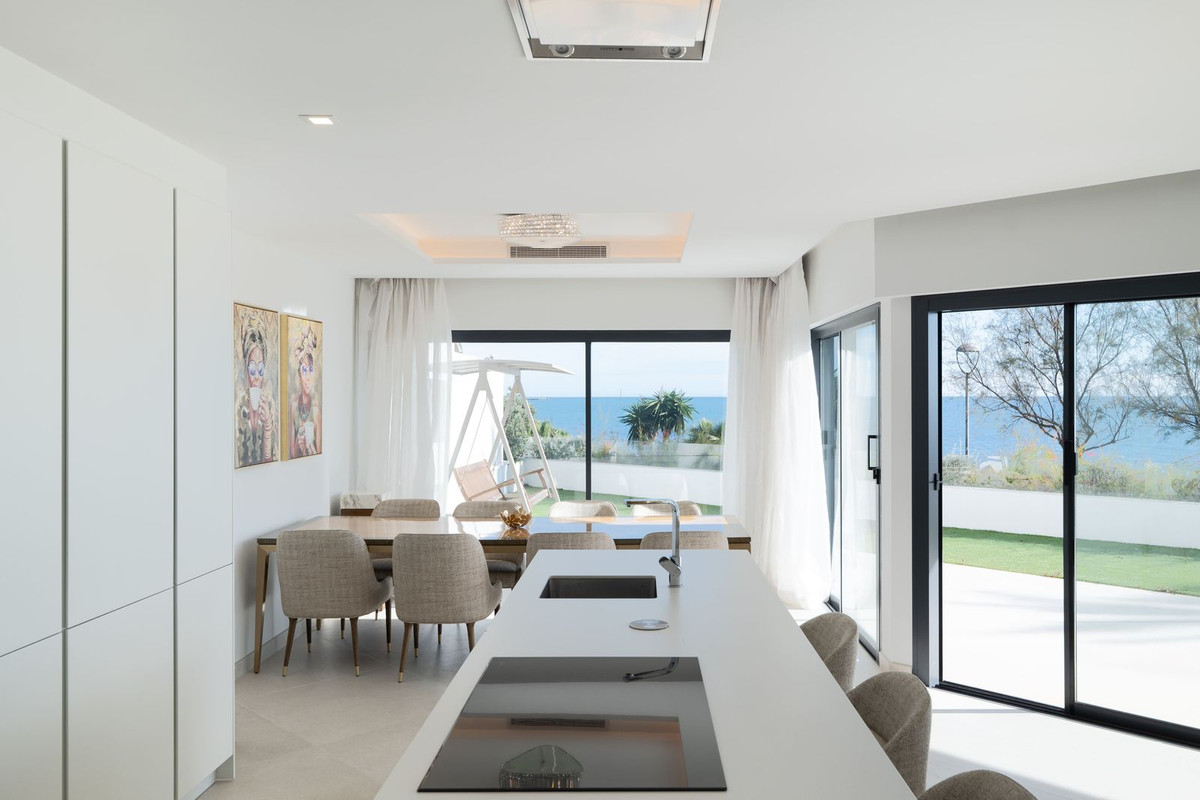 Townhouse for sale in Estepona