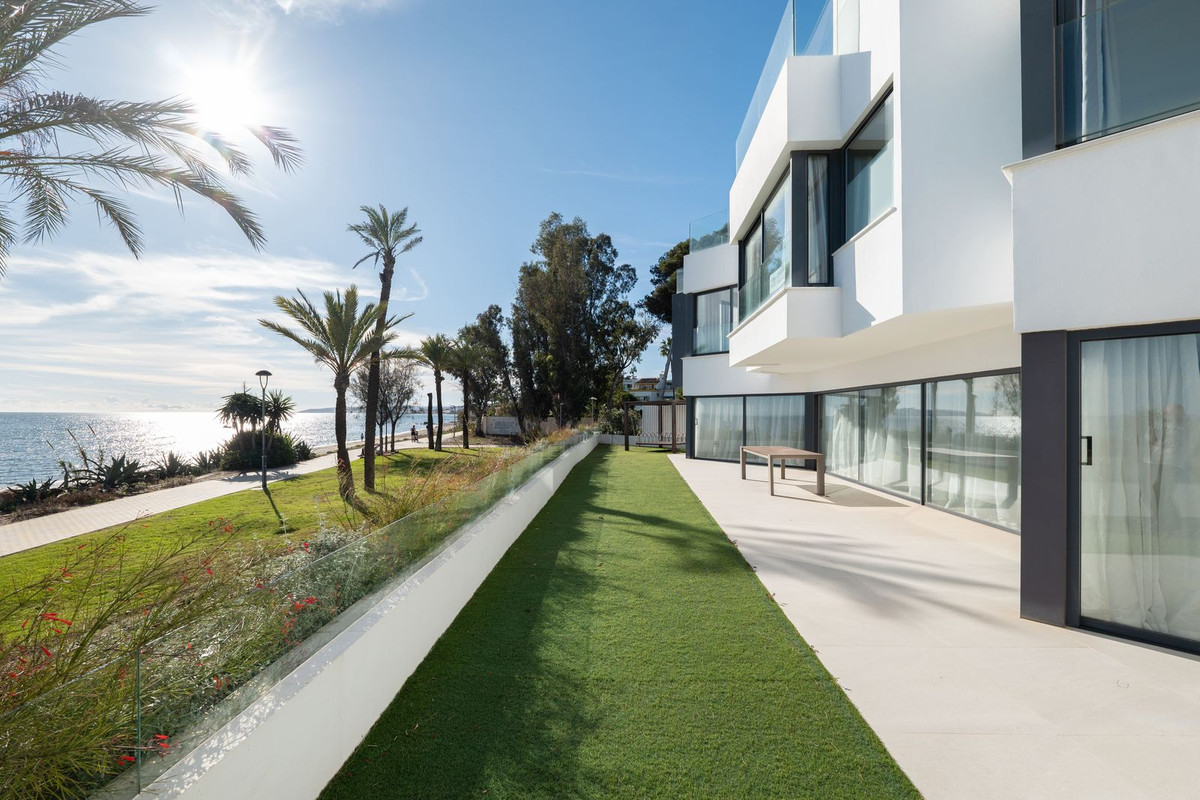 Townhouse for sale in Estepona