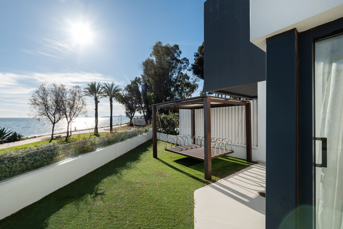 Townhouse for sale in Estepona