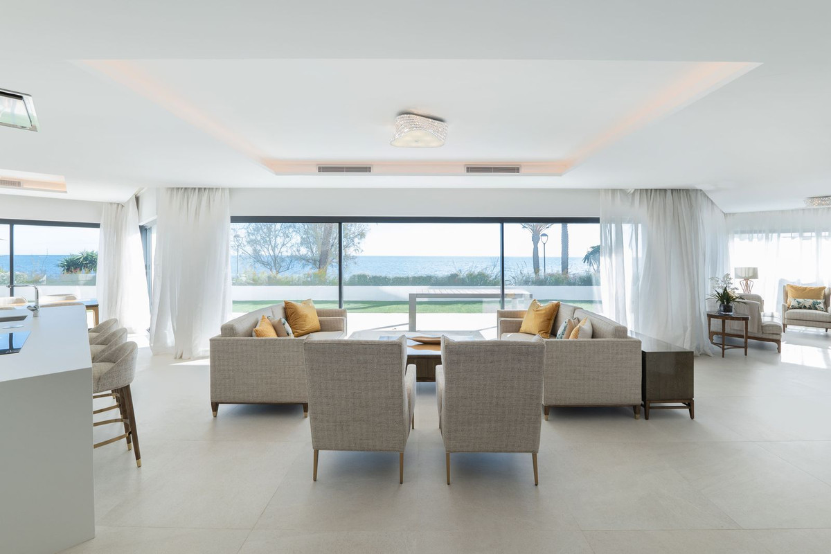 Townhouse for sale in Estepona
