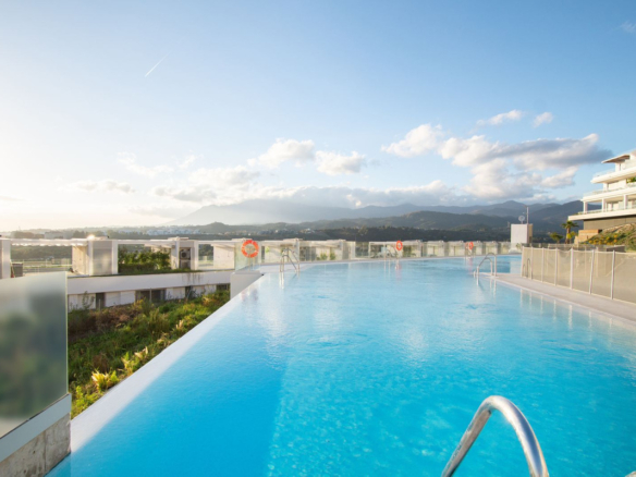 Townhouse for sale in Estepona