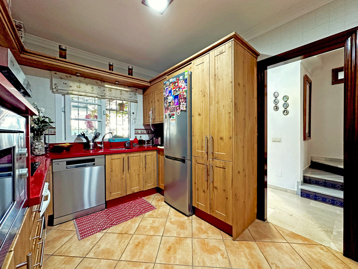 Townhouse for sale in Estepona