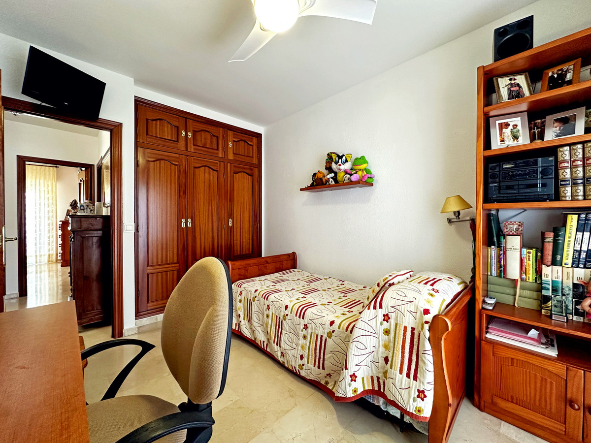 Townhouse for sale in Estepona