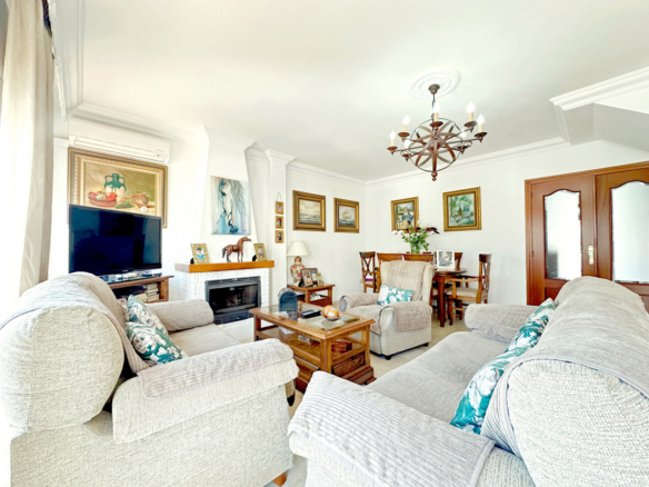 Townhouse for sale in Estepona