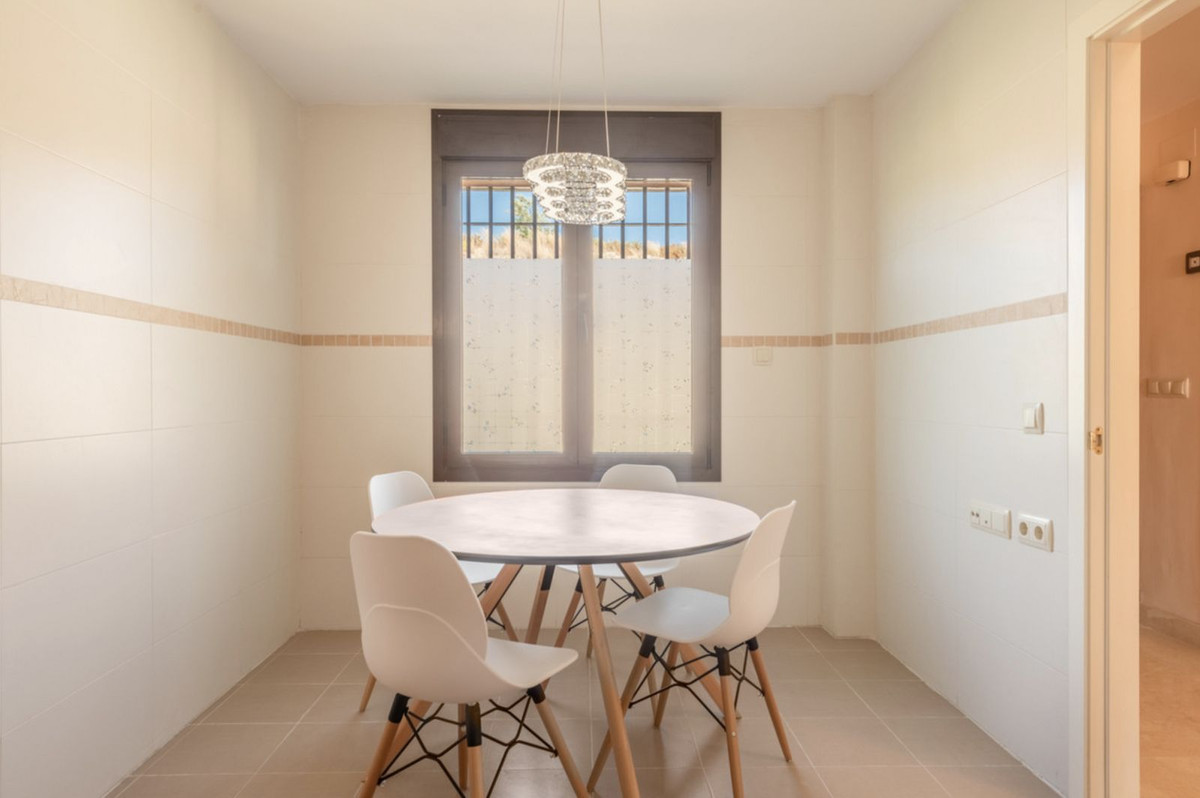 Townhouse for sale in Estepona