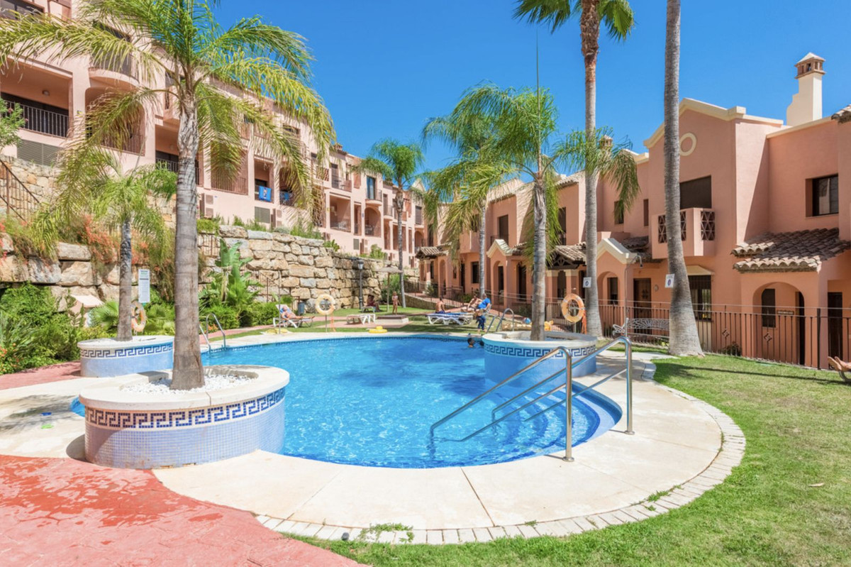 Townhouse for sale in Estepona