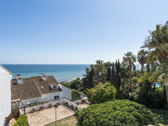 Townhouse for sale in Estepona