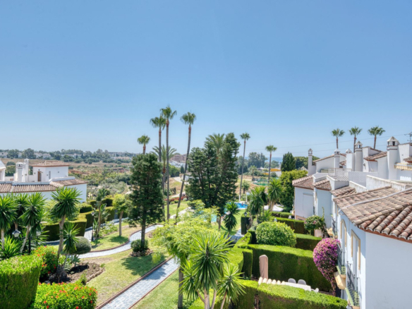 Townhouse for sale in Estepona