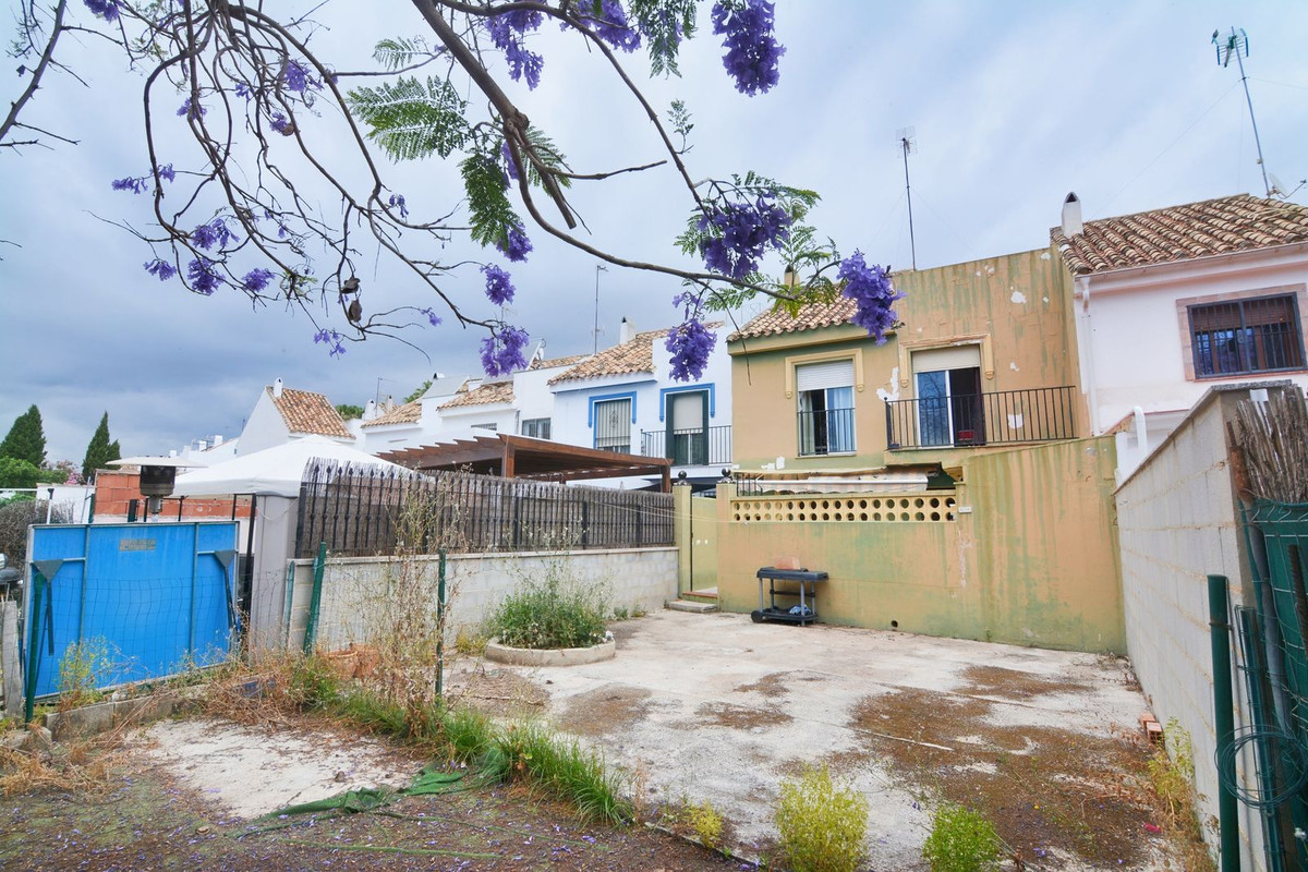 Townhouse-in-Fuengirola-Ref-R5032039 Townhouse for sale in Fuengirola