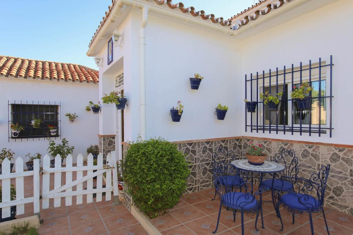 Villa for sale in Alhaurín de la Torre