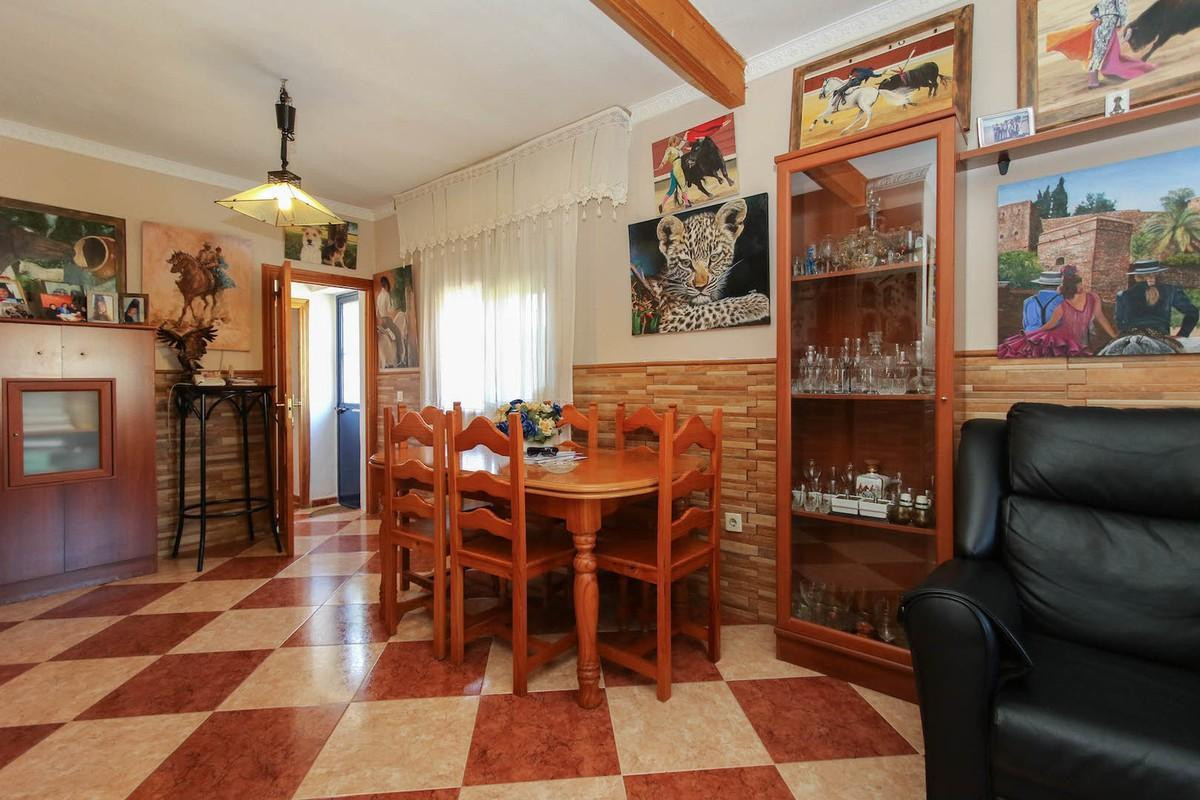 Villa for sale in Alhaurín de la Torre