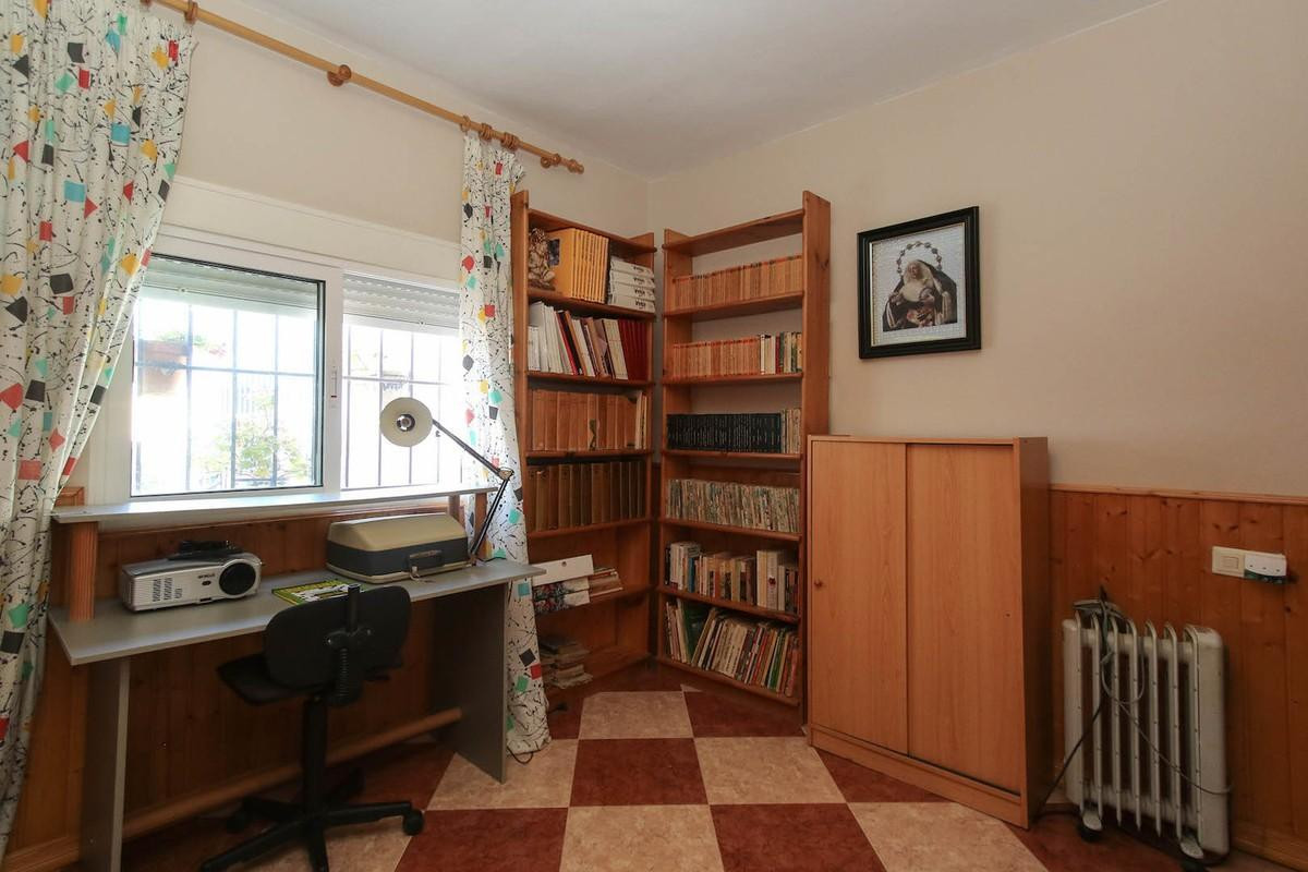 Villa for sale in Alhaurín de la Torre