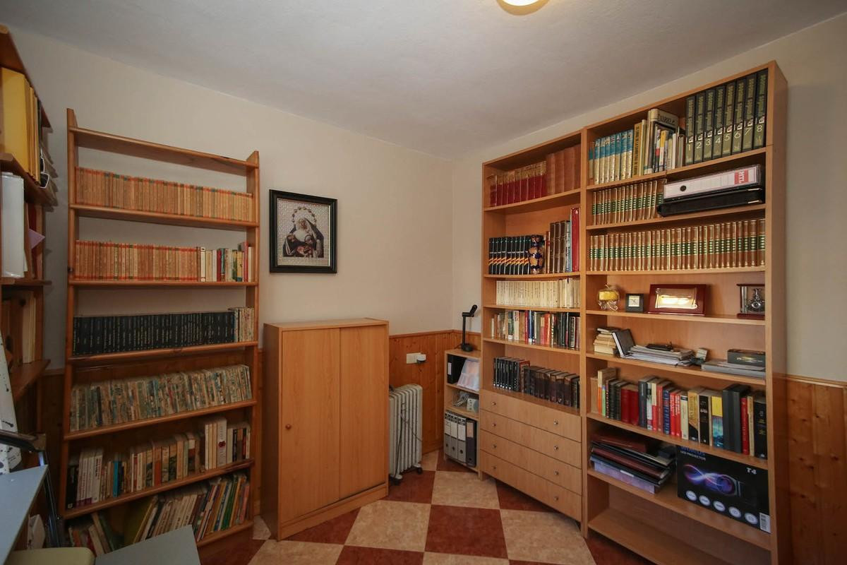 Villa for sale in Alhaurín de la Torre