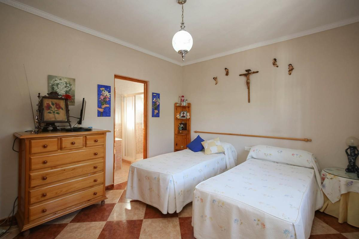 Villa for sale in Alhaurín de la Torre