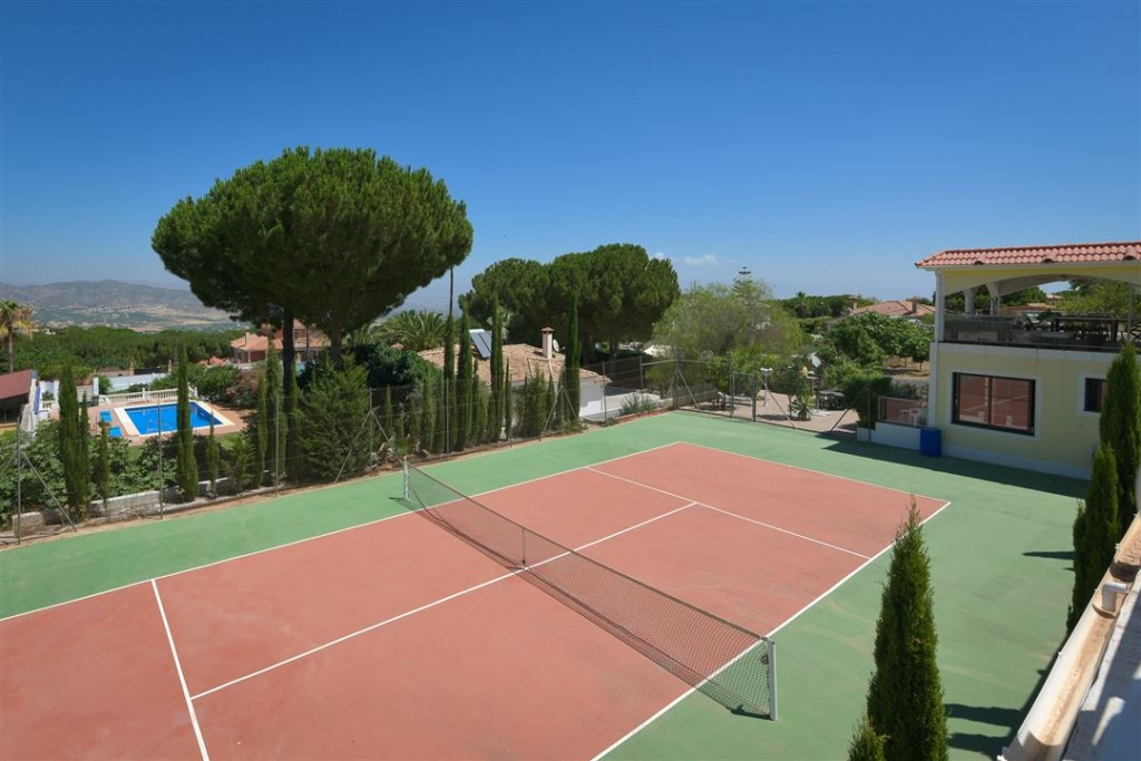 Villa for sale in Alhaurín de la Torre