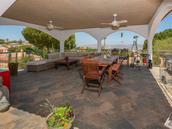 Villa for sale in Alhaurín de la Torre