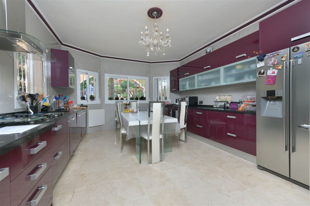 Villa for sale in Alhaurín de la Torre