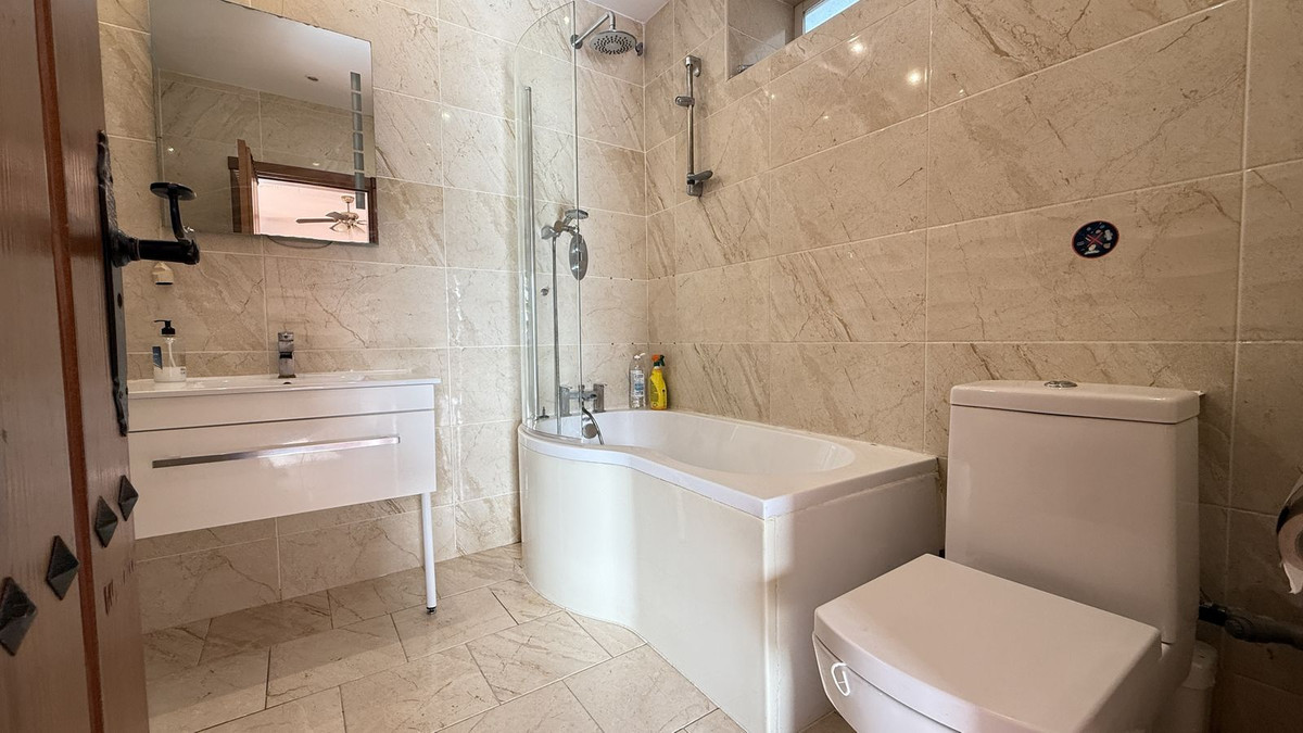 Villa for sale in Alhaurín de la Torre