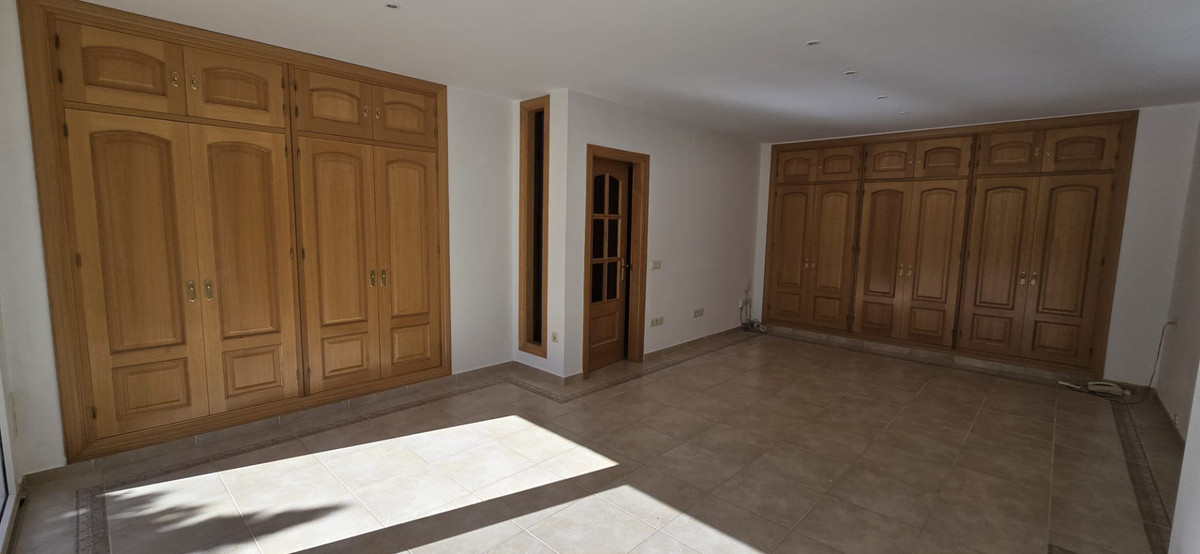 Villa for sale in Alhaurín de la Torre