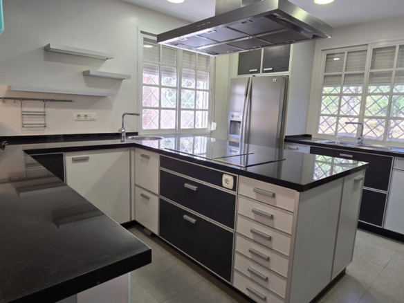Villa for sale in Alhaurín de la Torre