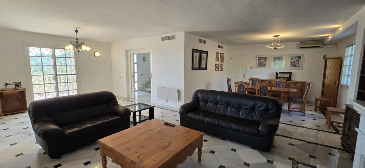 Villa for sale in Alhaurín de la Torre