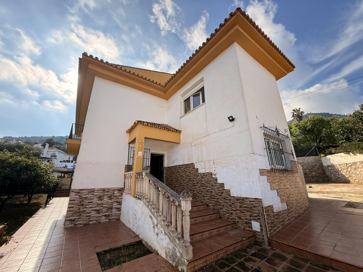 Villa for sale in Alhaurín de la Torre