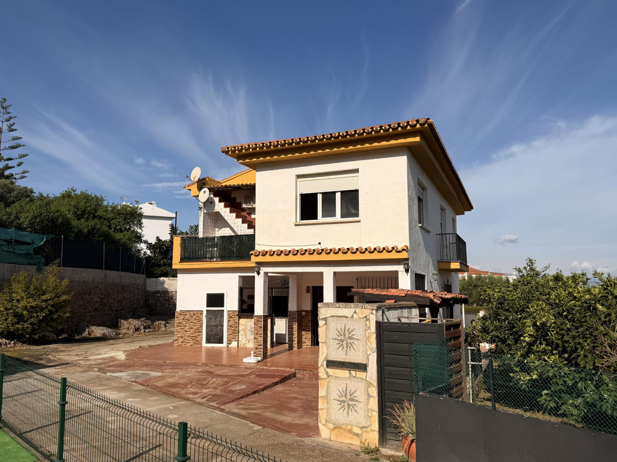 Villa for sale in Alhaurín de la Torre