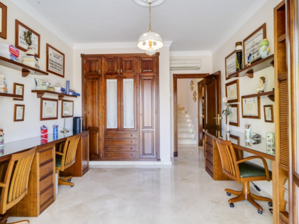 Villa for sale in Alhaurín el Grande
