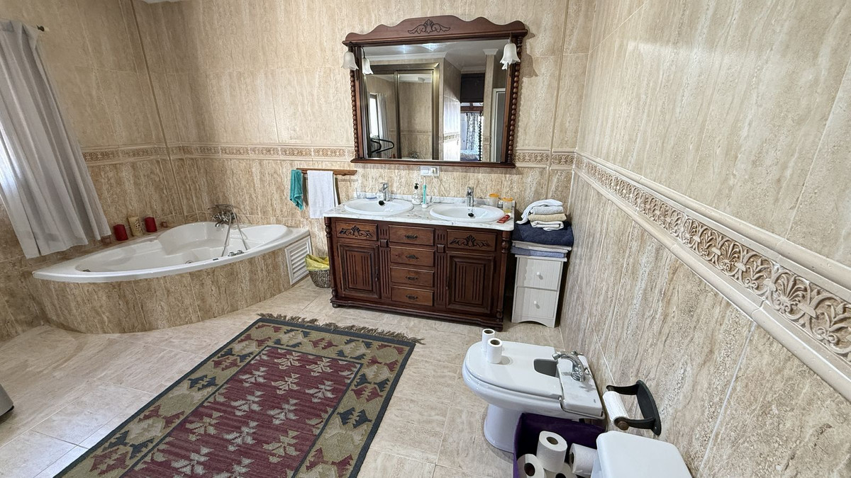 Villa for sale in Alhaurín el Grande