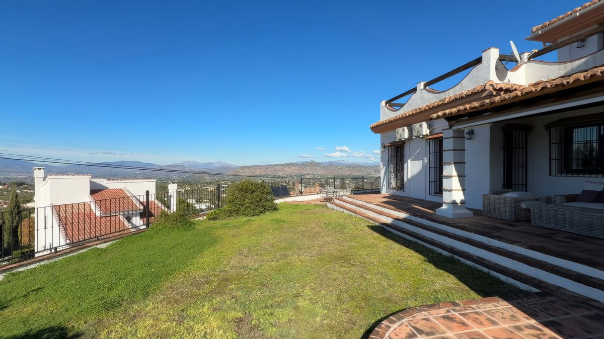 Villa for sale in Alhaurín el Grande