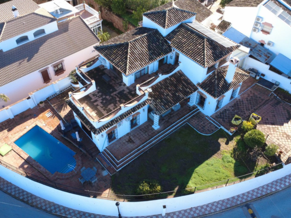 Villa for sale in Alhaurín el Grande