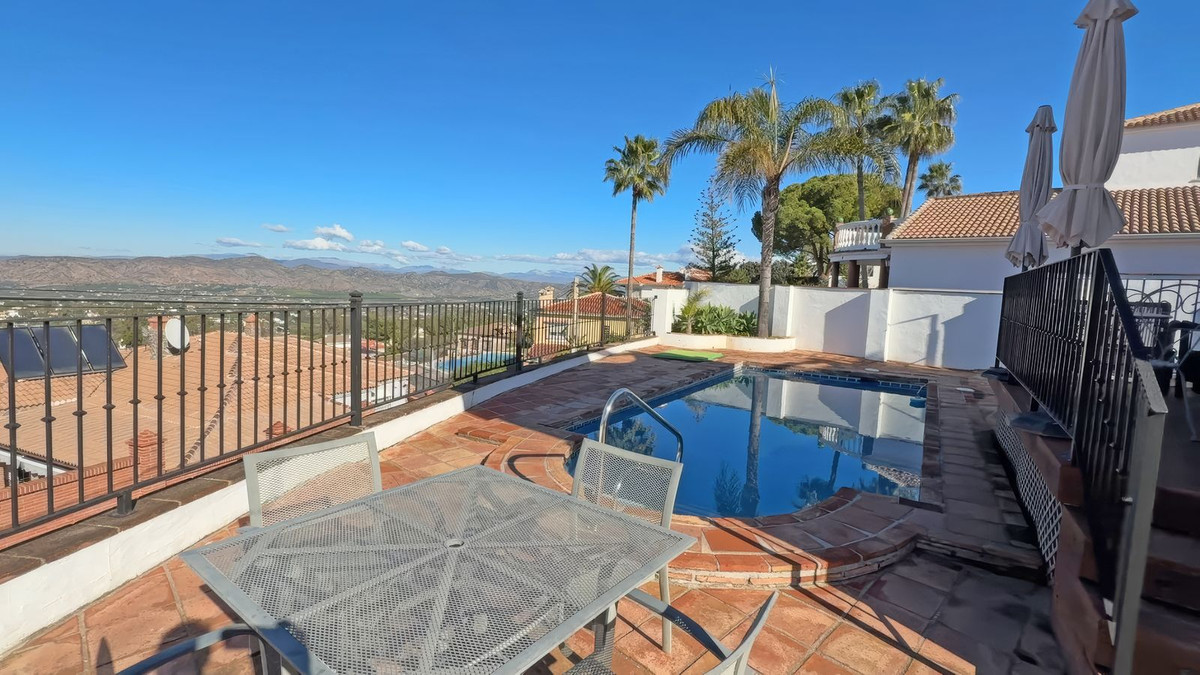 Villa for sale in Alhaurín el Grande