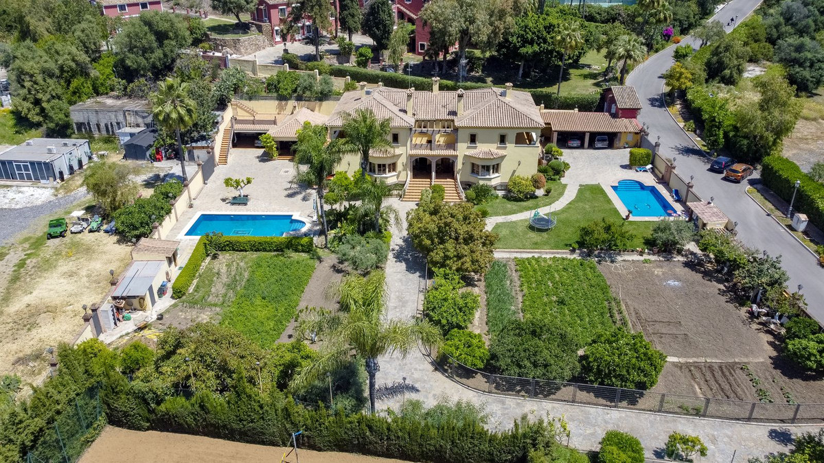 Villa for sale in Benahavís