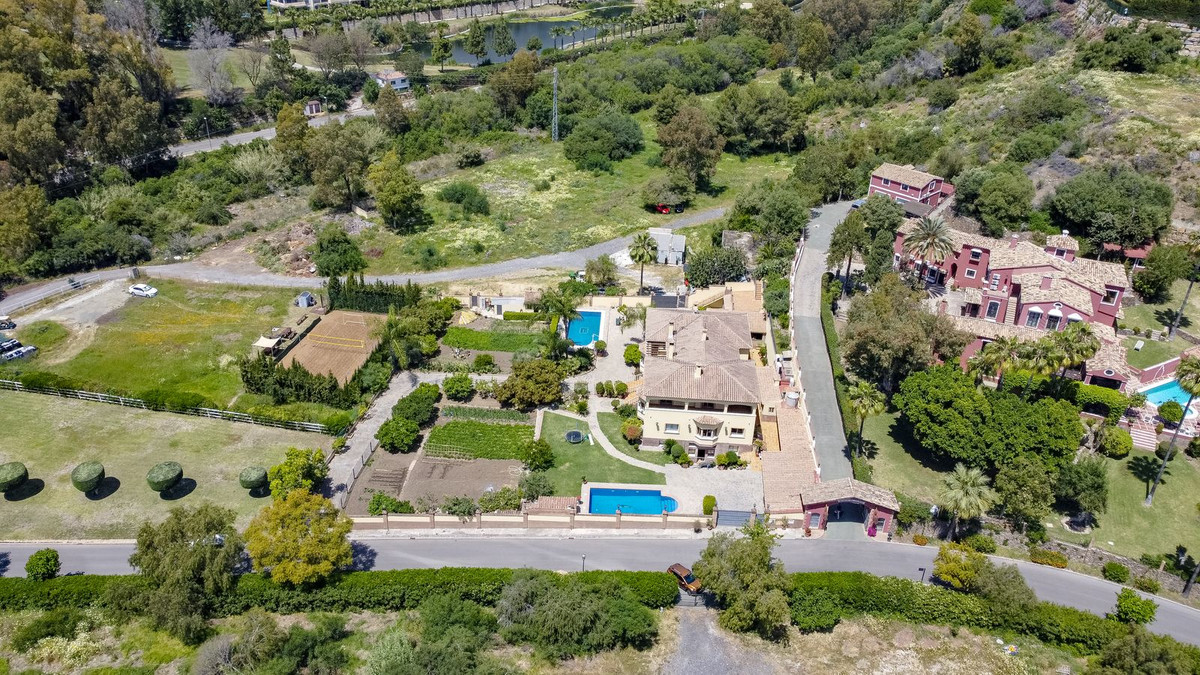 Villa for sale in Benahavís