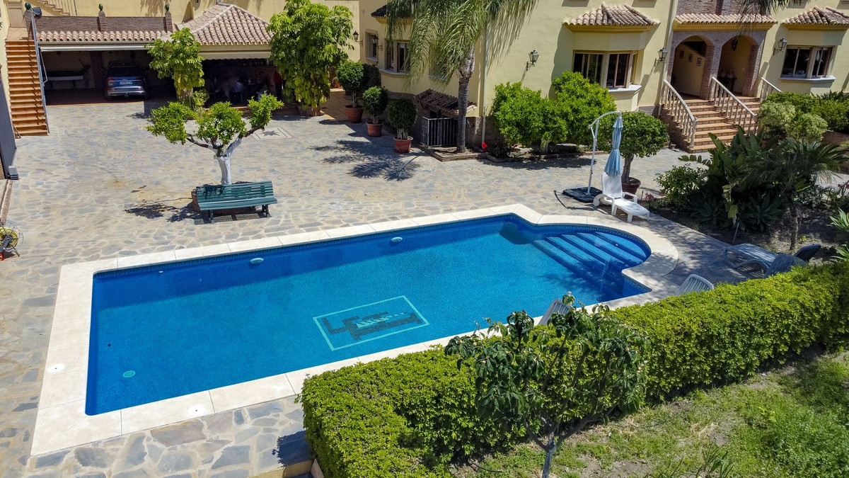 Villa for sale in Benahavís