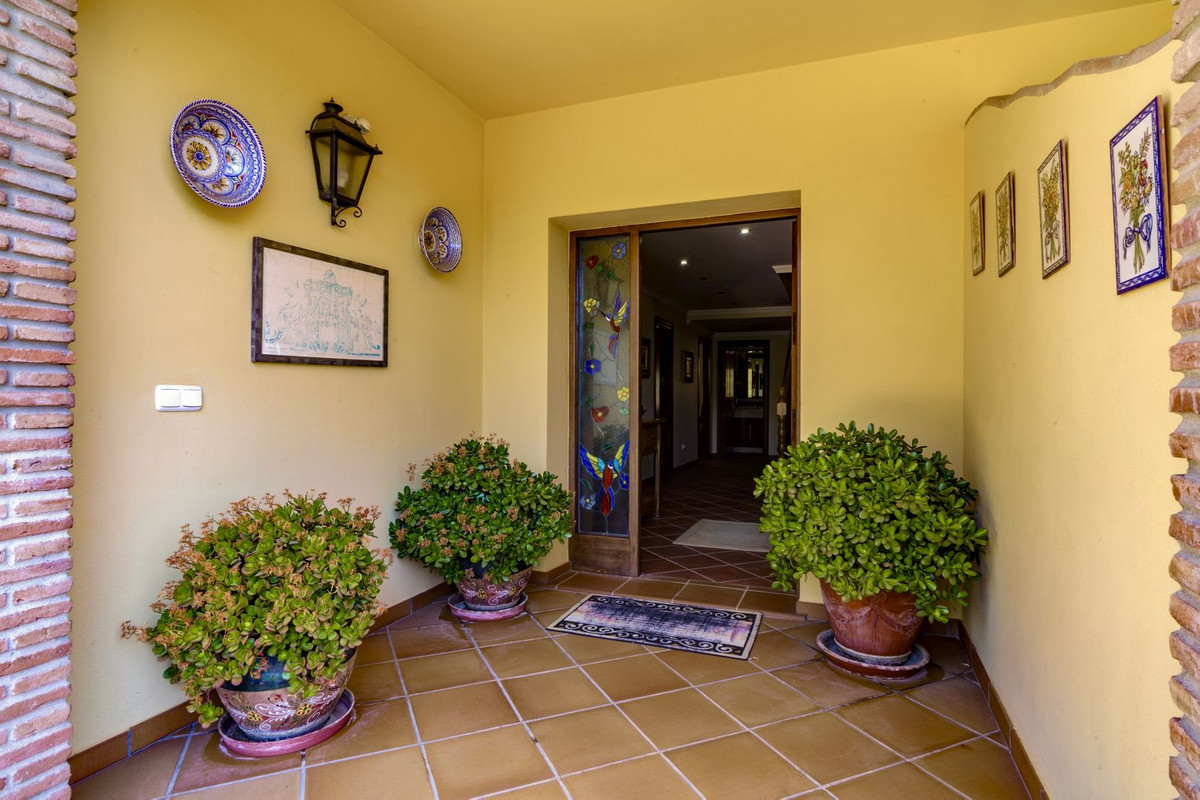 Villa for sale in Benahavís