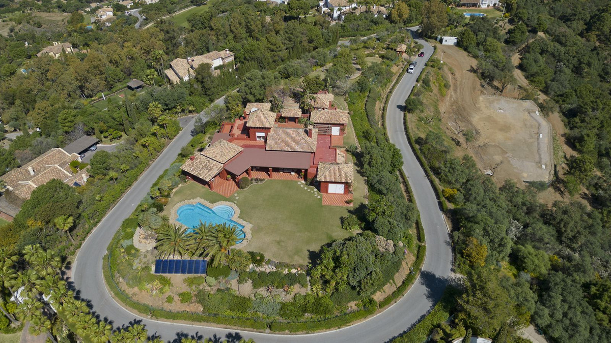 Villa for sale in Benahavís