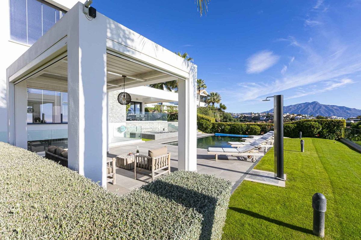 Villa for sale in Benahavís