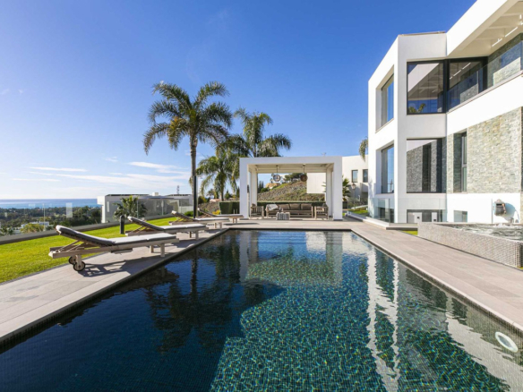 Villa for sale in Benahavís