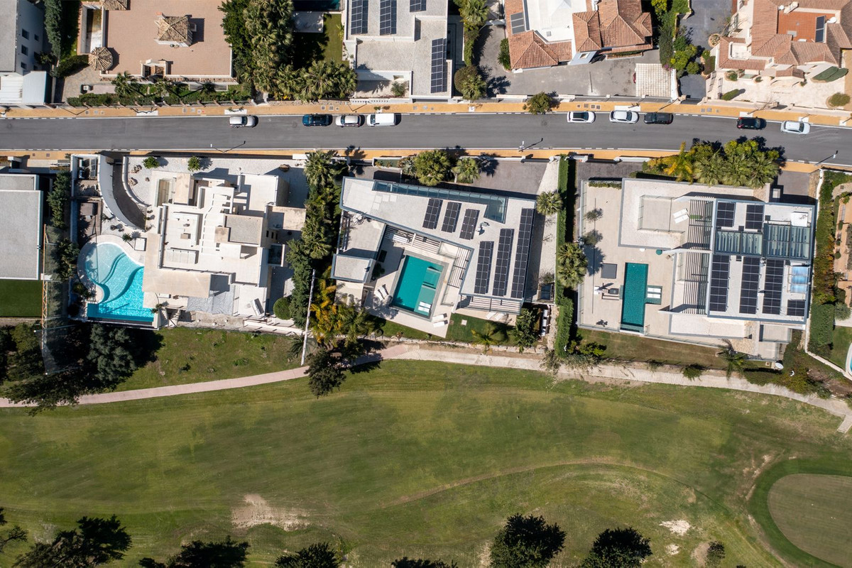 Villa for sale in Benahavís