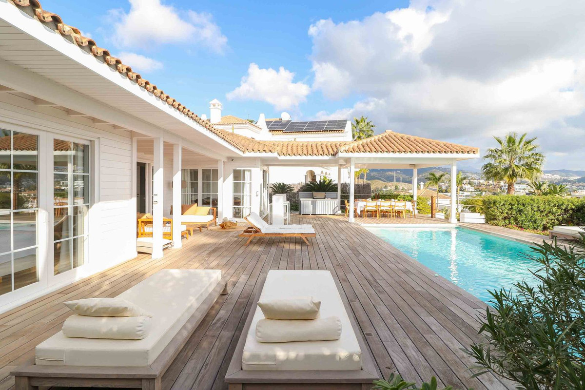 Villa for sale in Benahavís