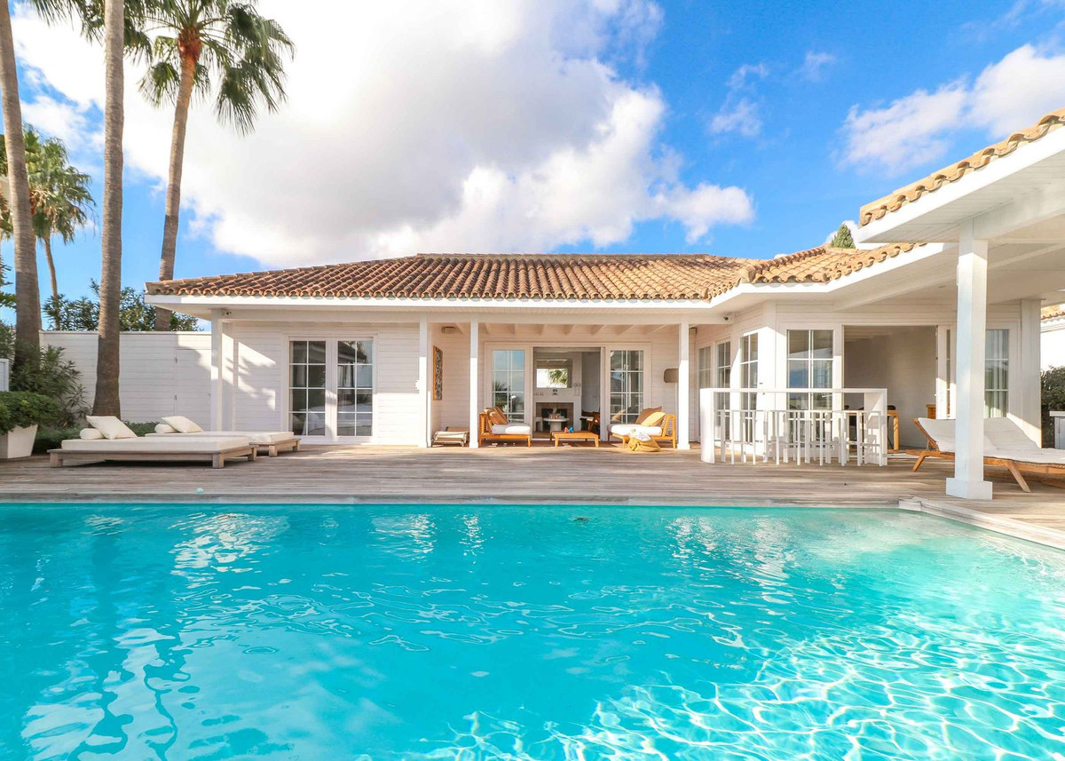 Villa for sale in Benahavís