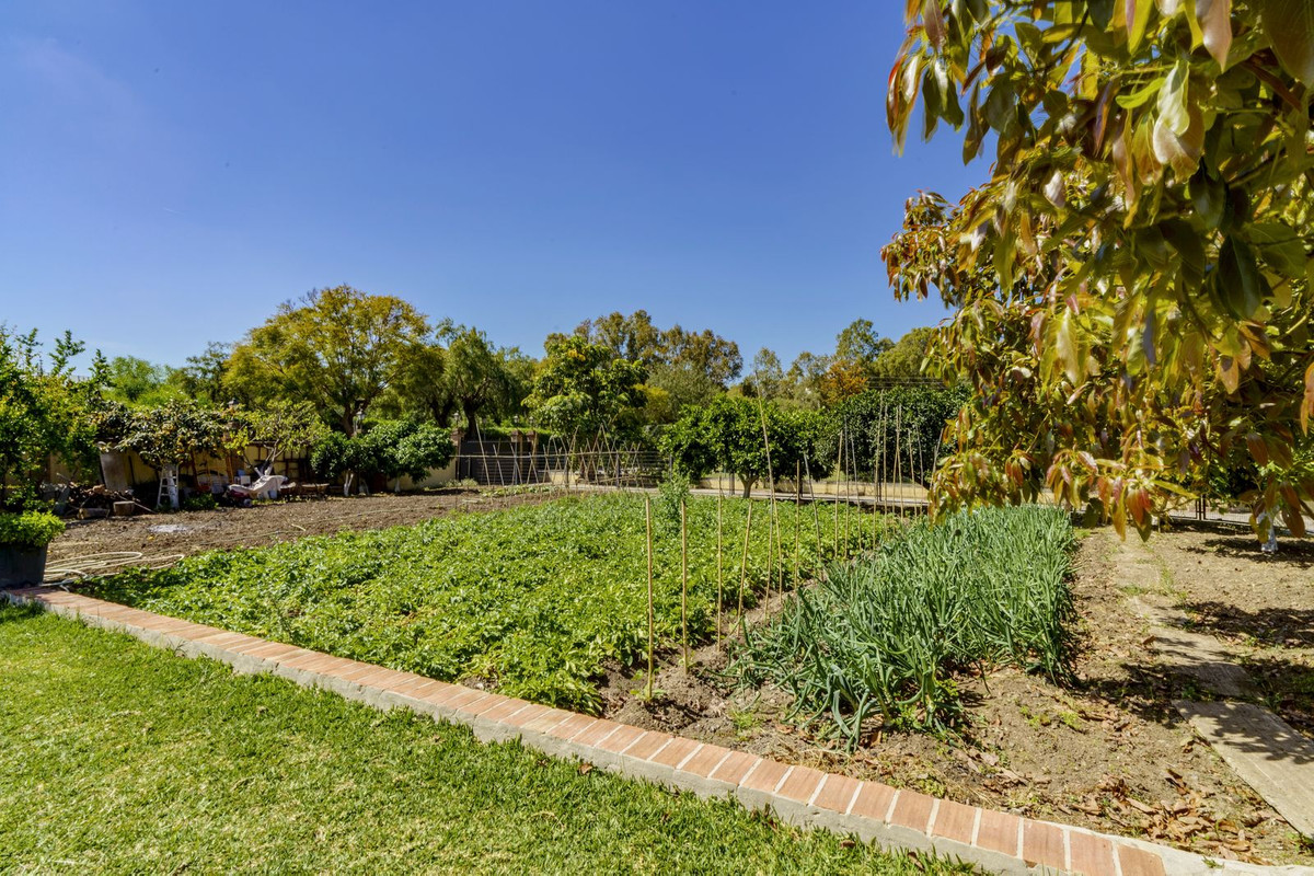 Villa for sale in Benahavís
